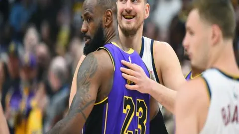 41岁詹姆斯与19岁弗拉格半场对飚，大乐透期号专家质合分析推